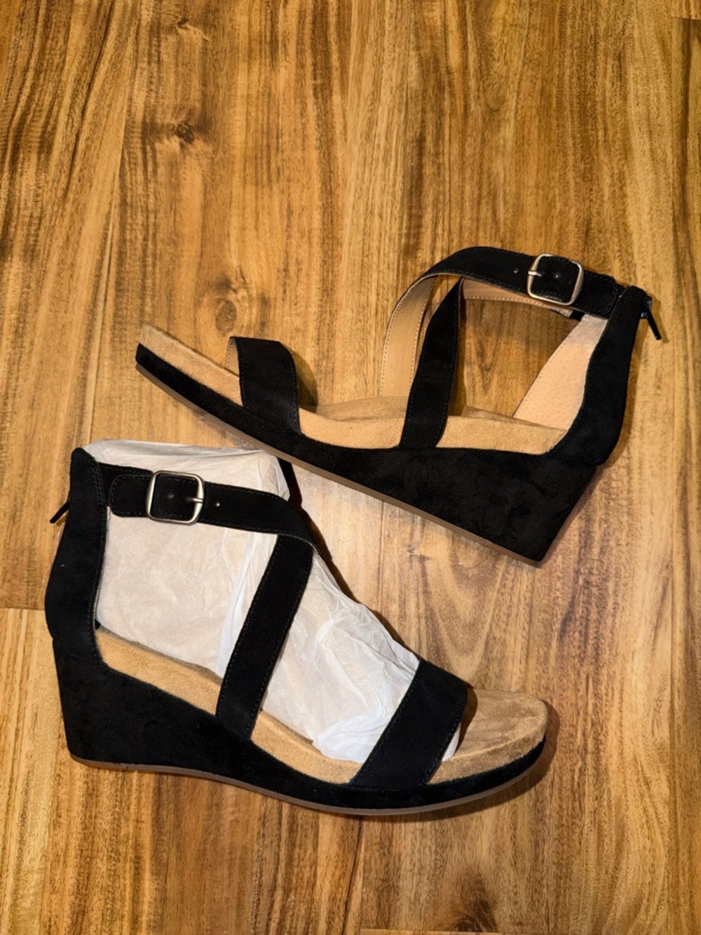 Lucky Women's 9.5 sandal wedge Black suede gladiator Kenadee NEW